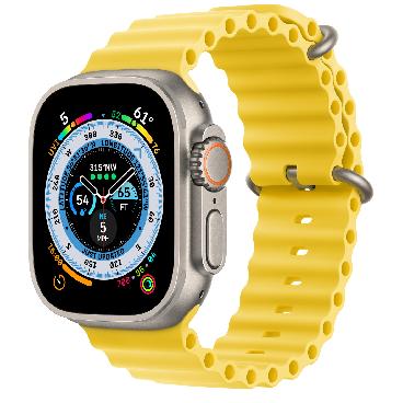 Apple Watch Ultra 49 мм c жёлтым дайверским ремешком