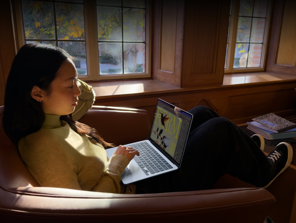 MacBook Air.jpg MacBook Air.jpg